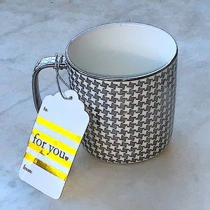 10 STRAWBERRY STREET MUG SILVER METALLIC HOUNDSTOOTH 12 FL OZ
